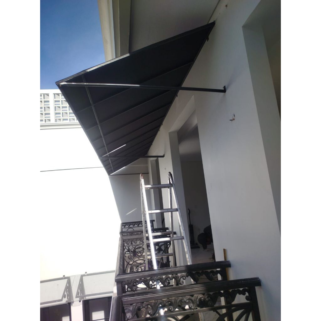 kanopi anti air jendela rumah model tombak