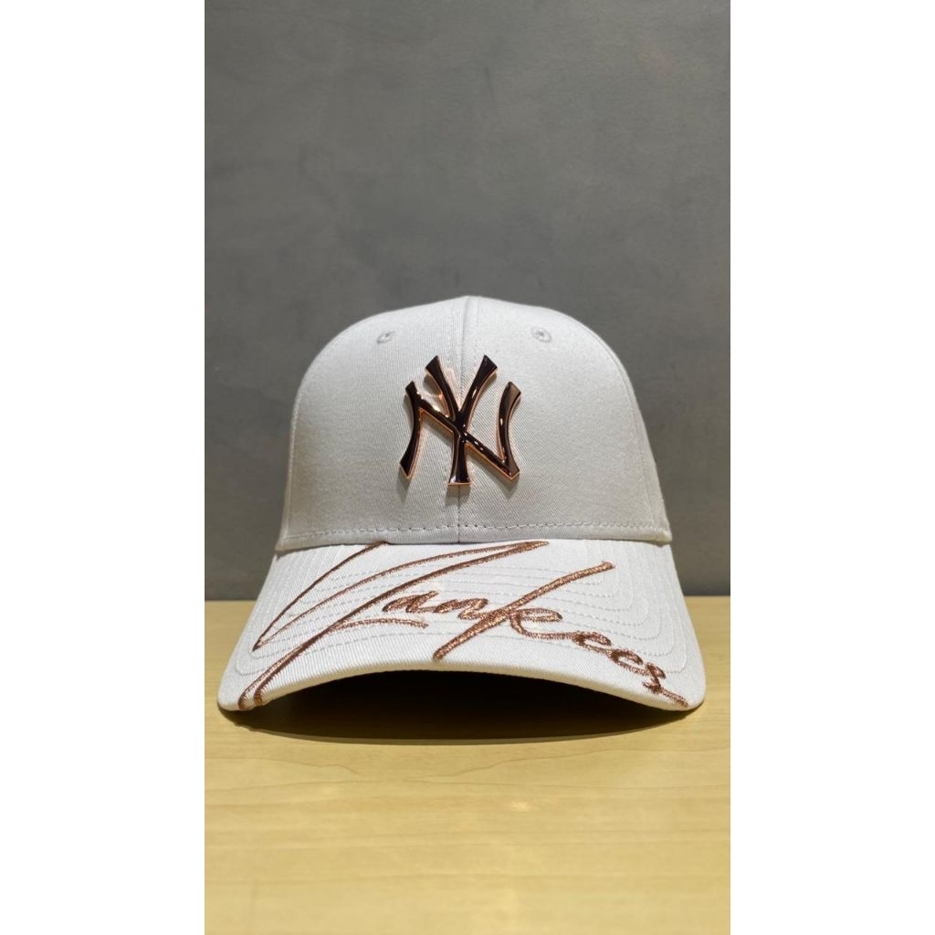Topi Original New Era NY Yankees 9Forty - Putih, Gold