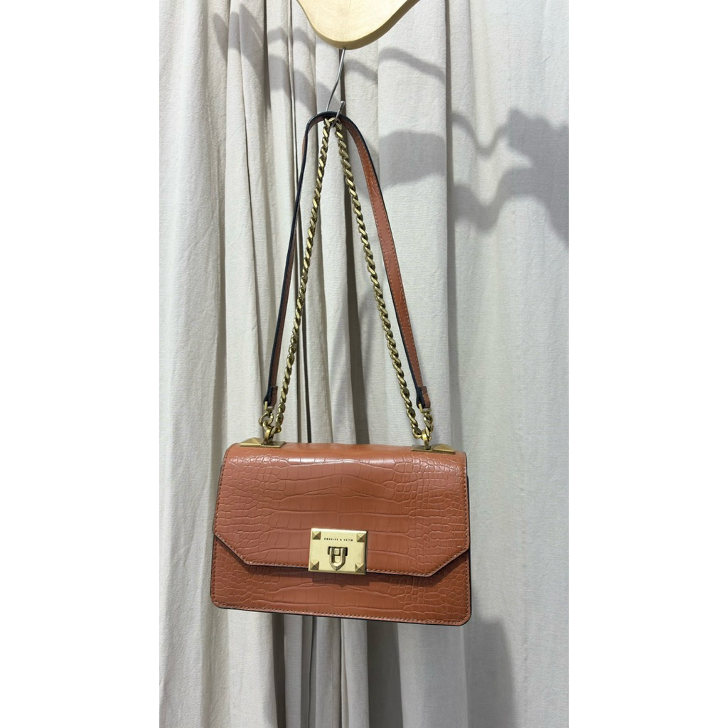 tas charles & keith ori