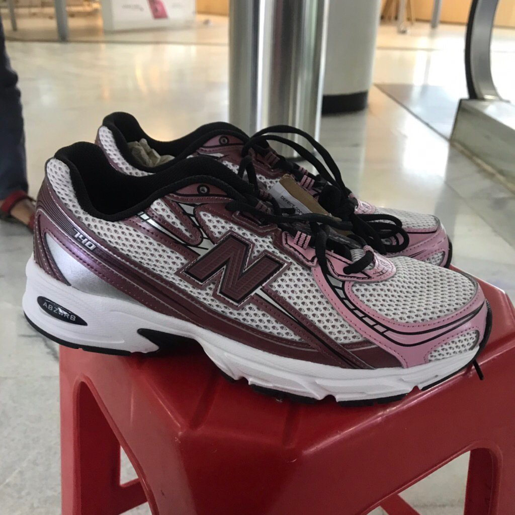 New Balance 740 Washed Burgundy shoes sneakers  Size 7.5 uk 41 ,5 eur 26 cm  Bnwt Brand new with tag