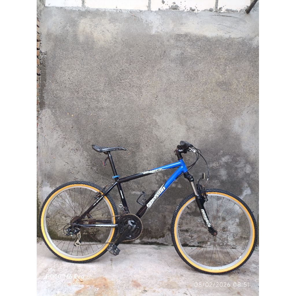 Sepeda Polygon MONARCH 2.0