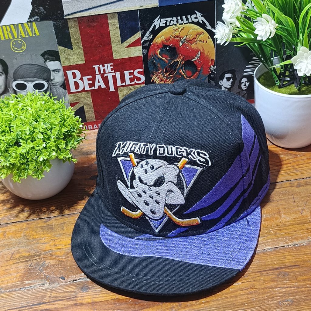 TOPI SNAPBACK TEAM NHL MIGHTY DUCKS WITH LEVEL XERO
