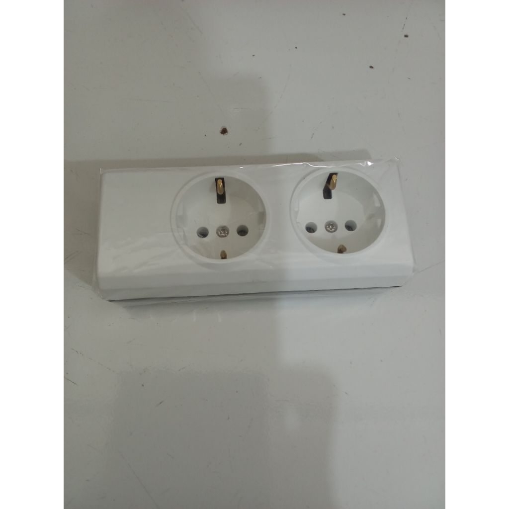 Stop Kontak BROCO / Terminal BROCO / Stop Kontak 2 Lubang Putih BROCO