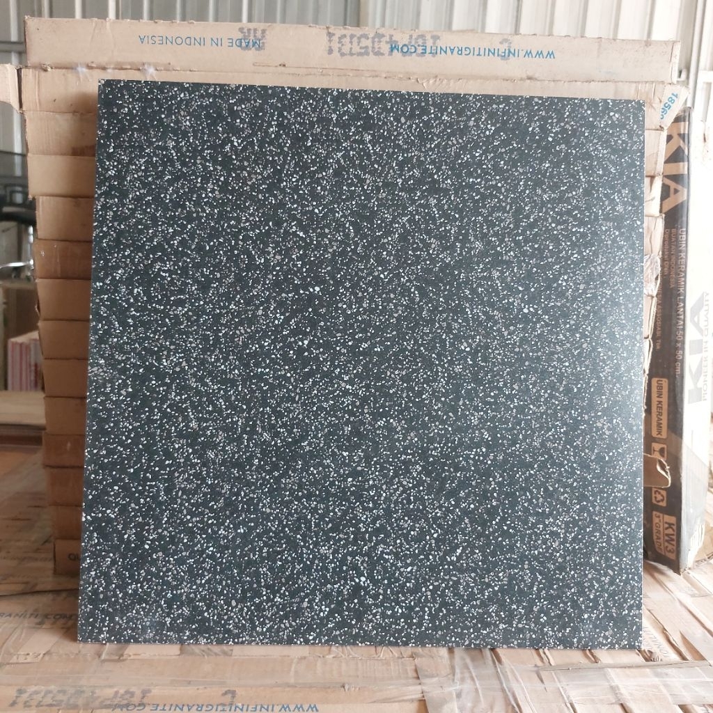 KERAMIK KAMAR MANDI (LOGAN BLACK) UK 50X50