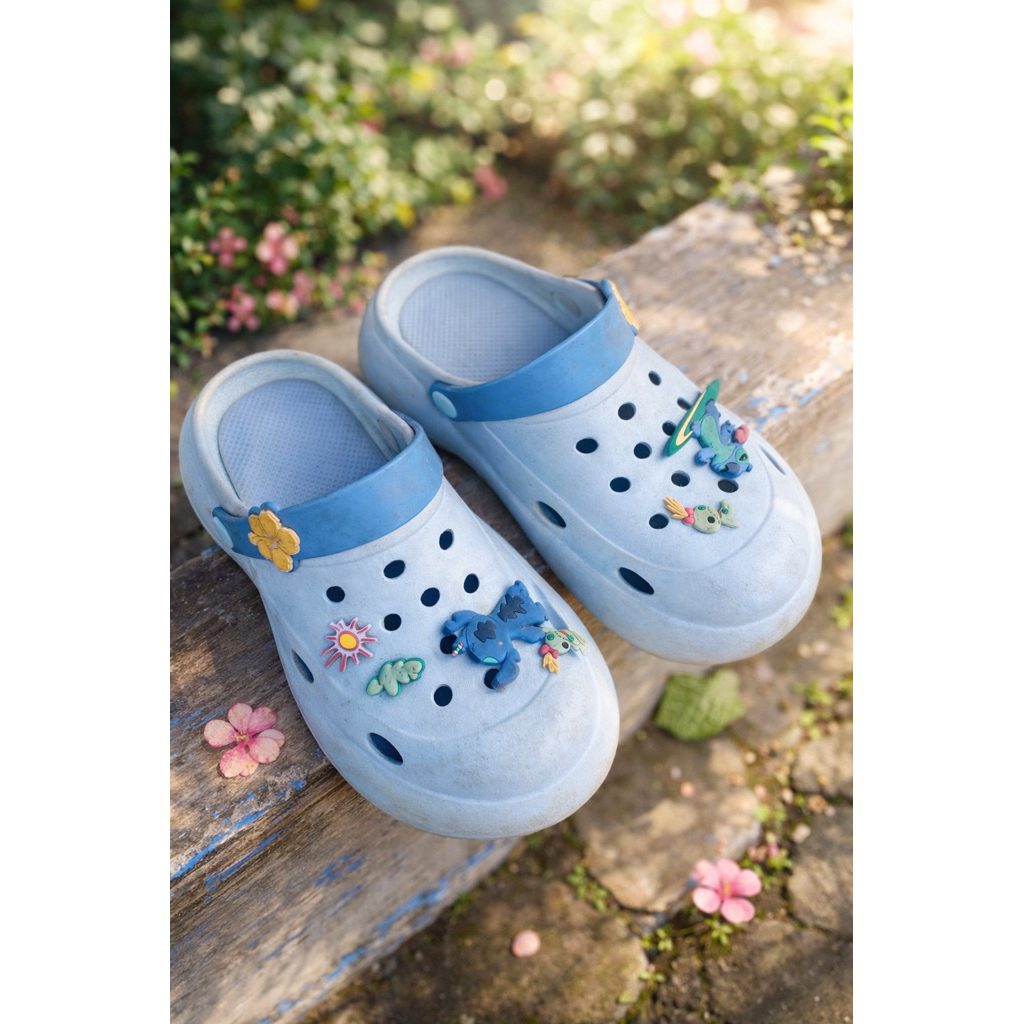 Crocs Stitch Miniso Preloved