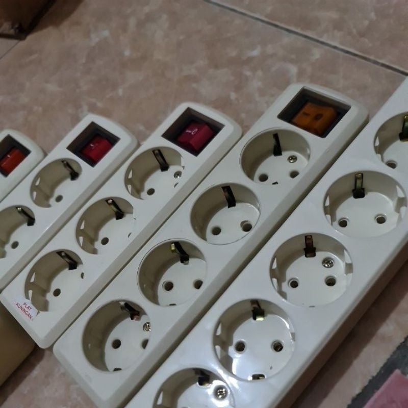 DEXICON Stop Kontak Switch On Off tanpa Kabel