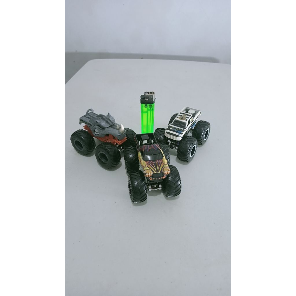 Hot Wheels Monster Trucks Rhinomite Hooligan Samson diecast mobil mainan anak truk besar