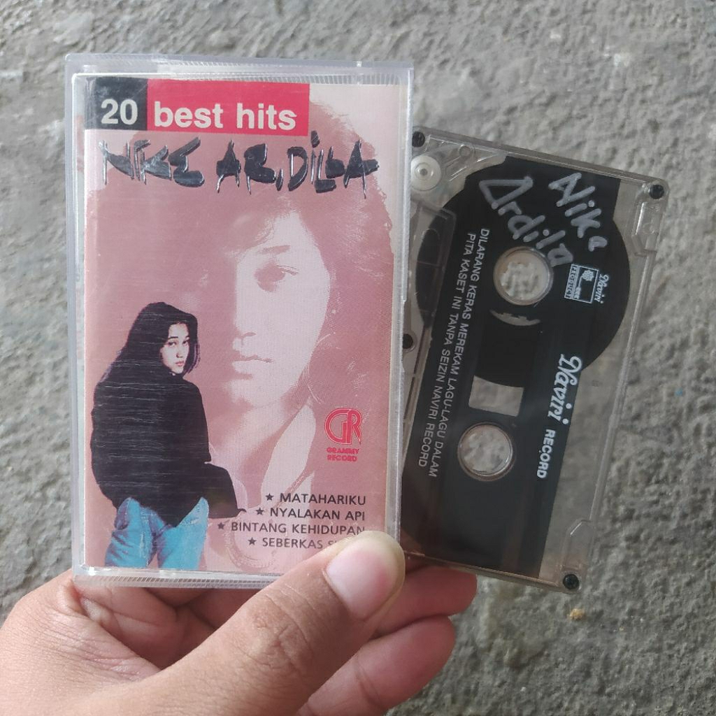 Kaset Pita Nike Ardilla - 20 Best Hits
