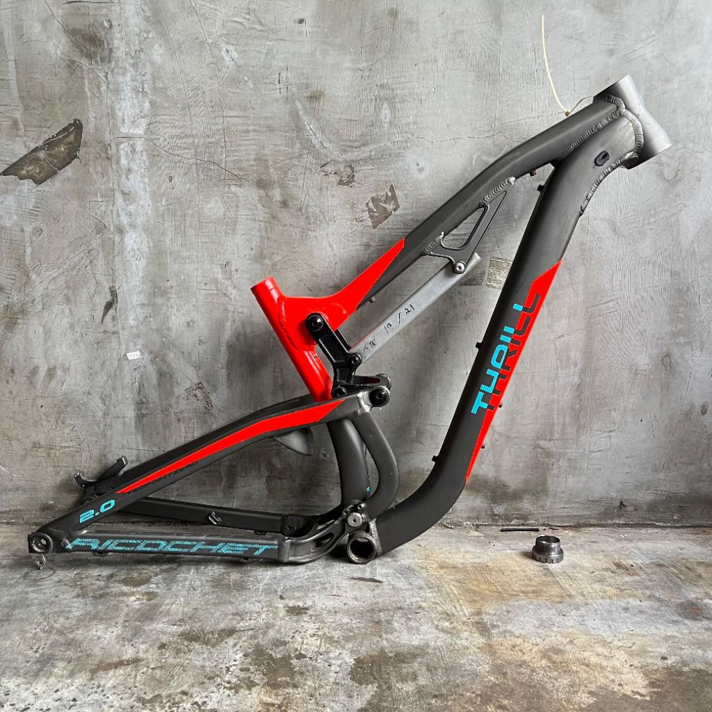 Frame Thrill Ricochet 2.0 T140 Size M 27.5