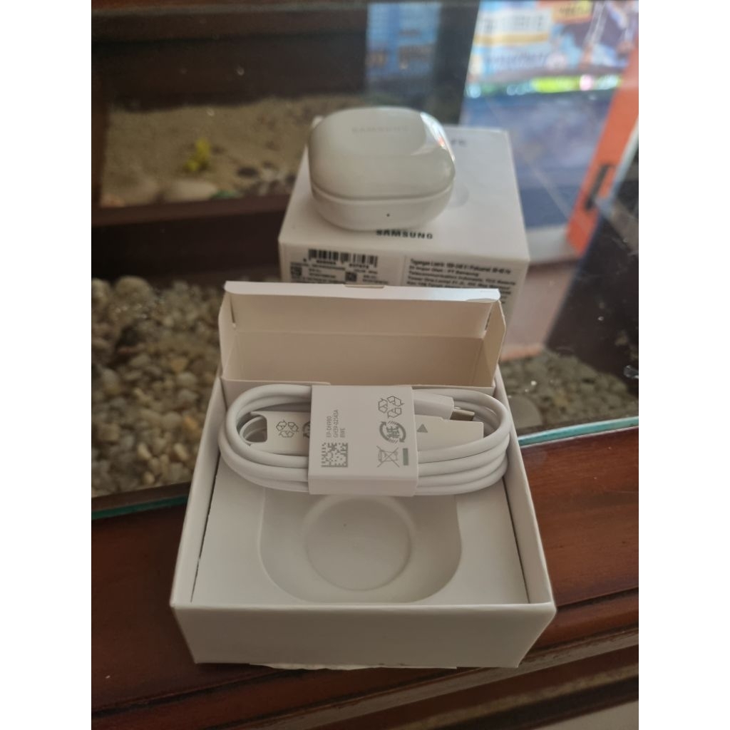 Samsung Galaxy Buds FE white second