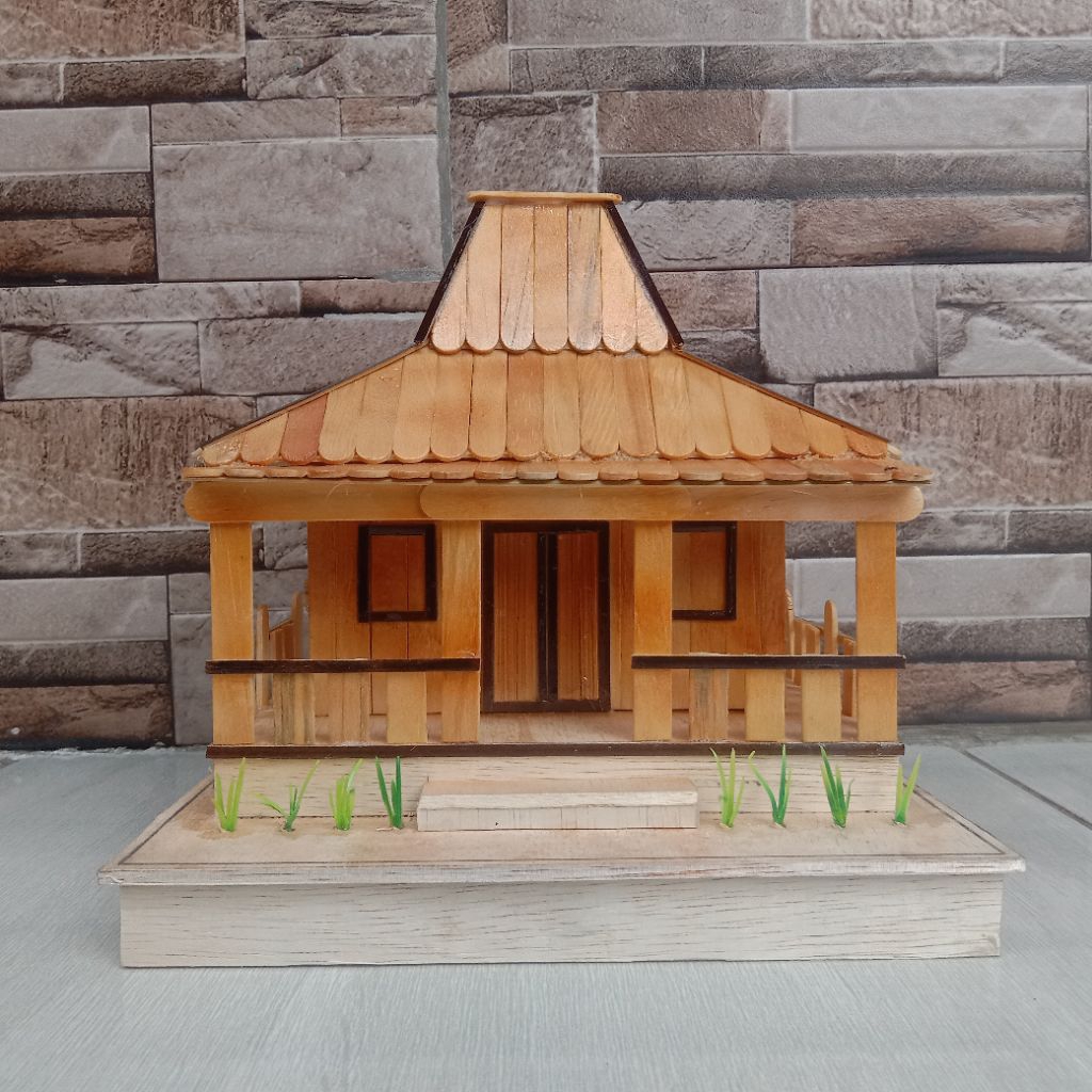 RUMAH ADAT MINIATUR JOGLO KHAS JAWA TIMUR