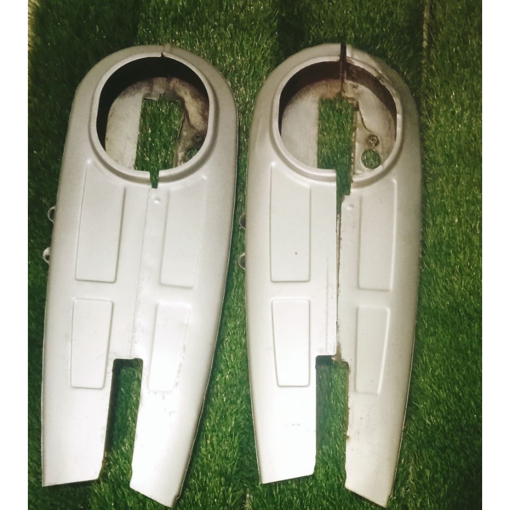 stangkas katengkas tutup rantai honda karisma  125 original