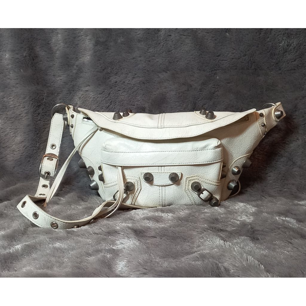 Preloved Second Beltbag Balenciaga* Balencong Le Cagole Unisex