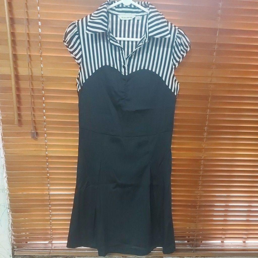 Dress terusan anak remaja perempuan hitam putih uk S Preloved