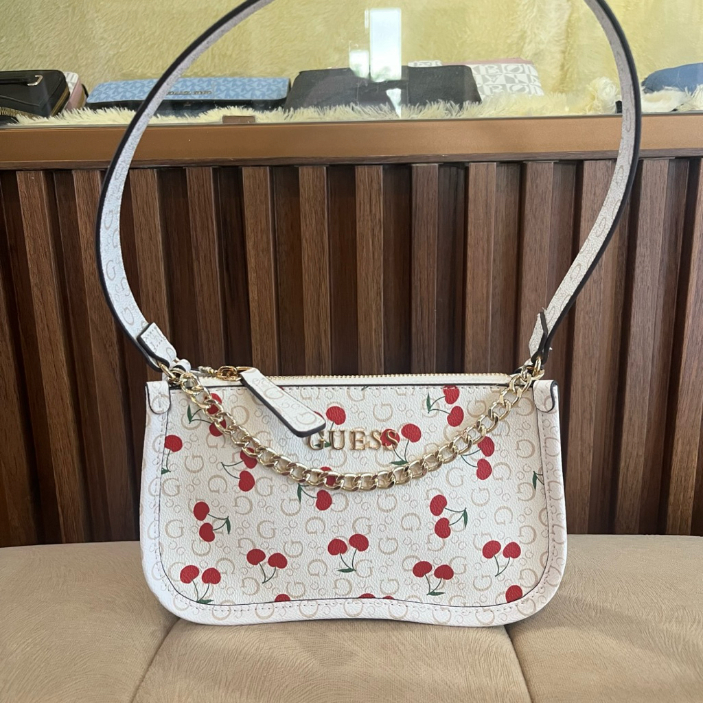 Guess Shoulder bag chain small cherry no pricetag