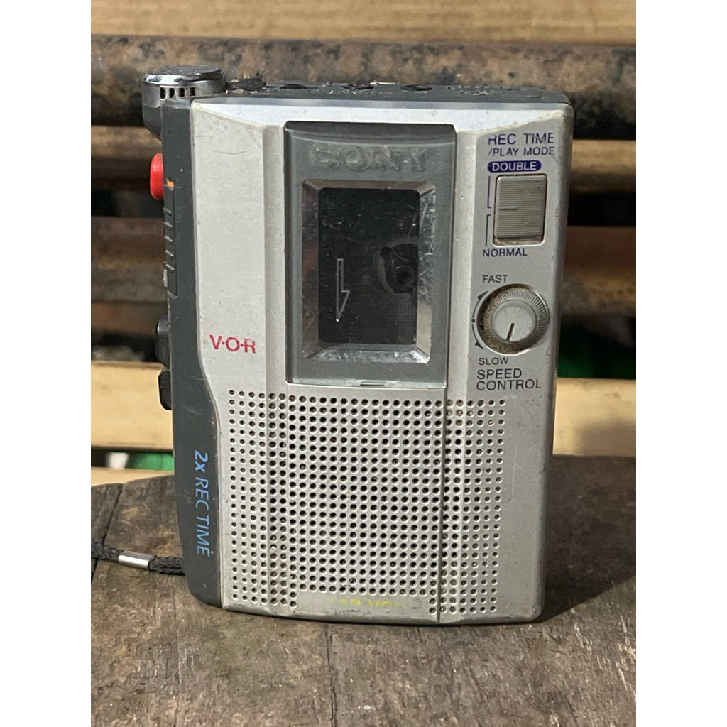 Cassette-Corder / Mini Audio Recorder / Walkman / Perekam Suara Jadul, Sony TCM-200DV