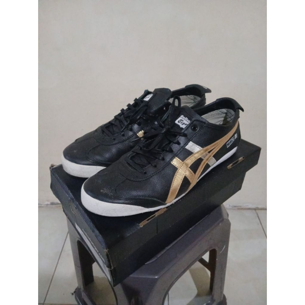 Sepatu Onitsuka Tiger Mexico 66 black & gold (second)
