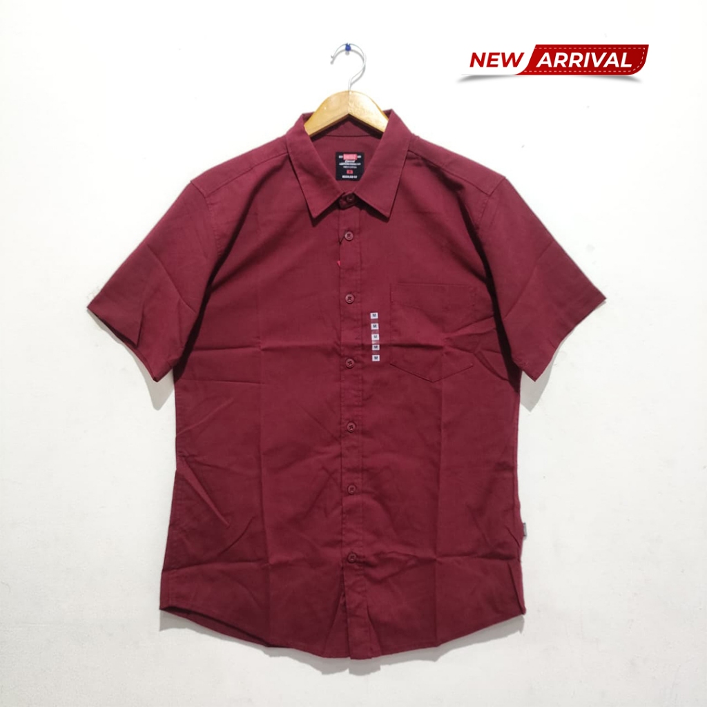 GABRIELLE Kemeja Casual Pria Maroon Polos Lengan Pendek KC523P