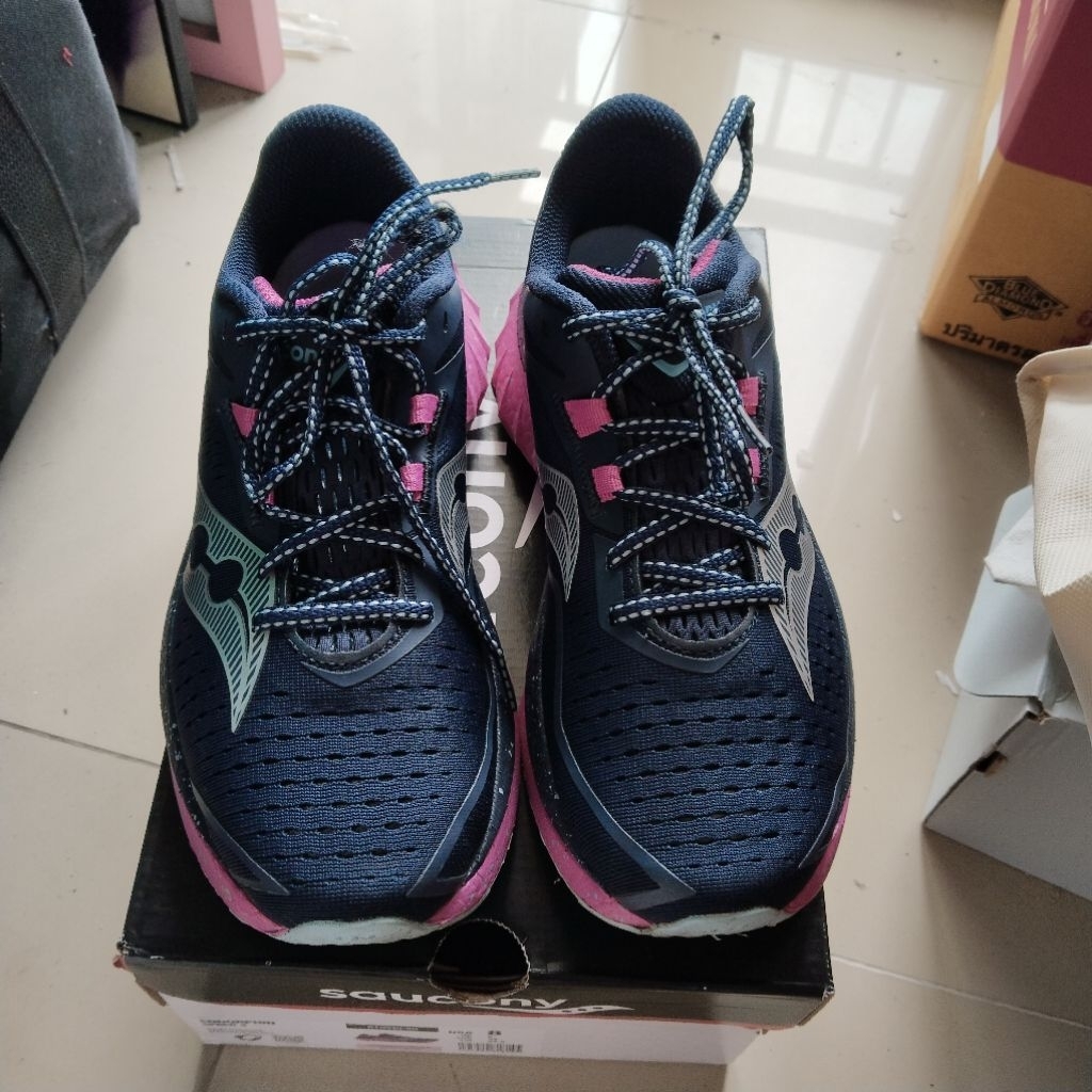 saucony endorphin speed 4 woman