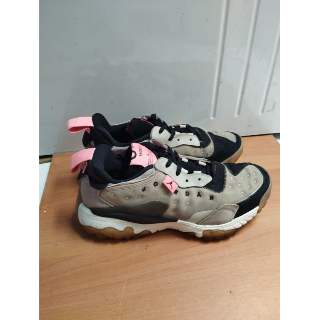 SEPATU RUNNING SNEAKERS NIKE JORDAN DELTA 2 SIZE 41 BEKAS PRELOVED