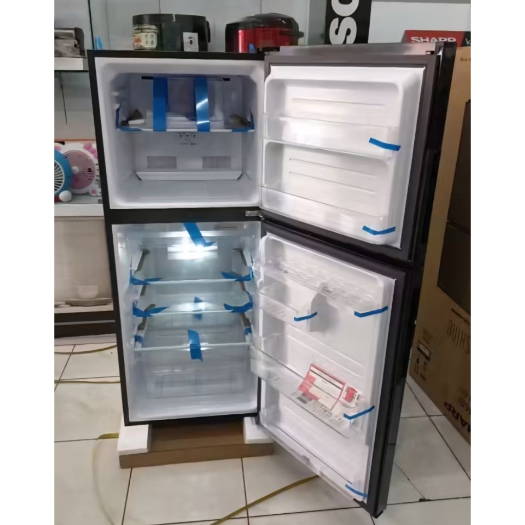 KULKAS 2 PINTU SHARP SJ-246SI-GK