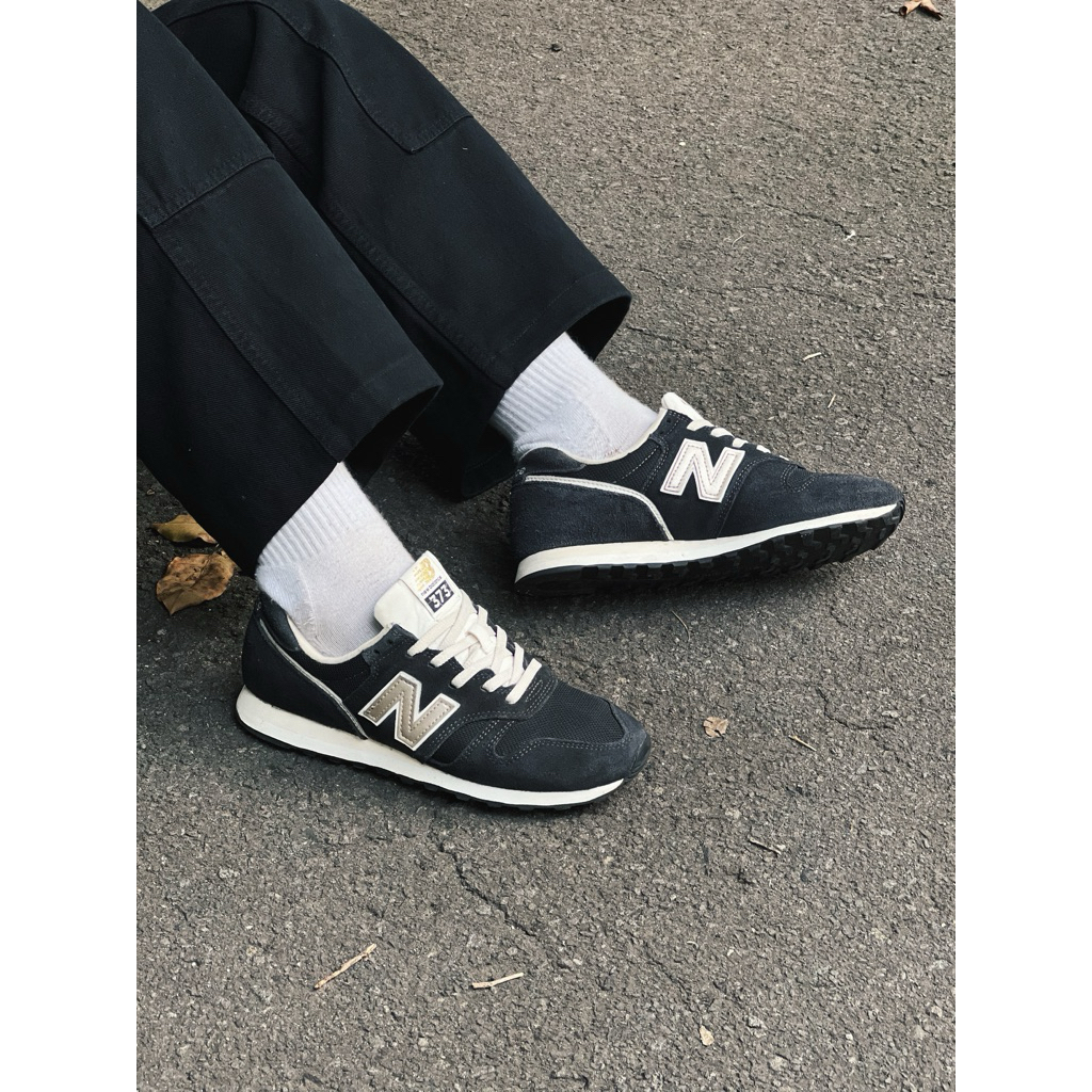 NB 373 BLACK WHITE