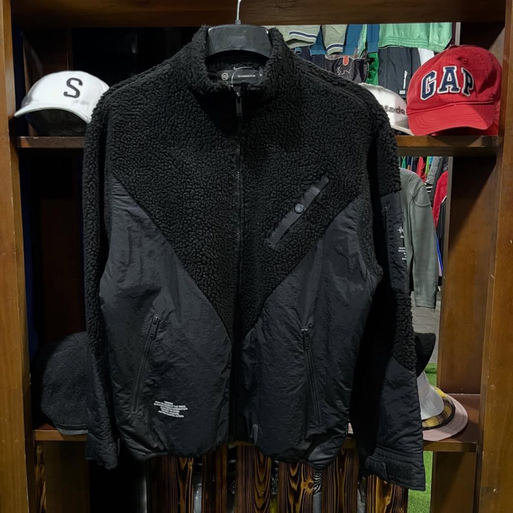 jaket sherpq GU x UNDERCOVER tebal size XL casual bagus ORIGINAL