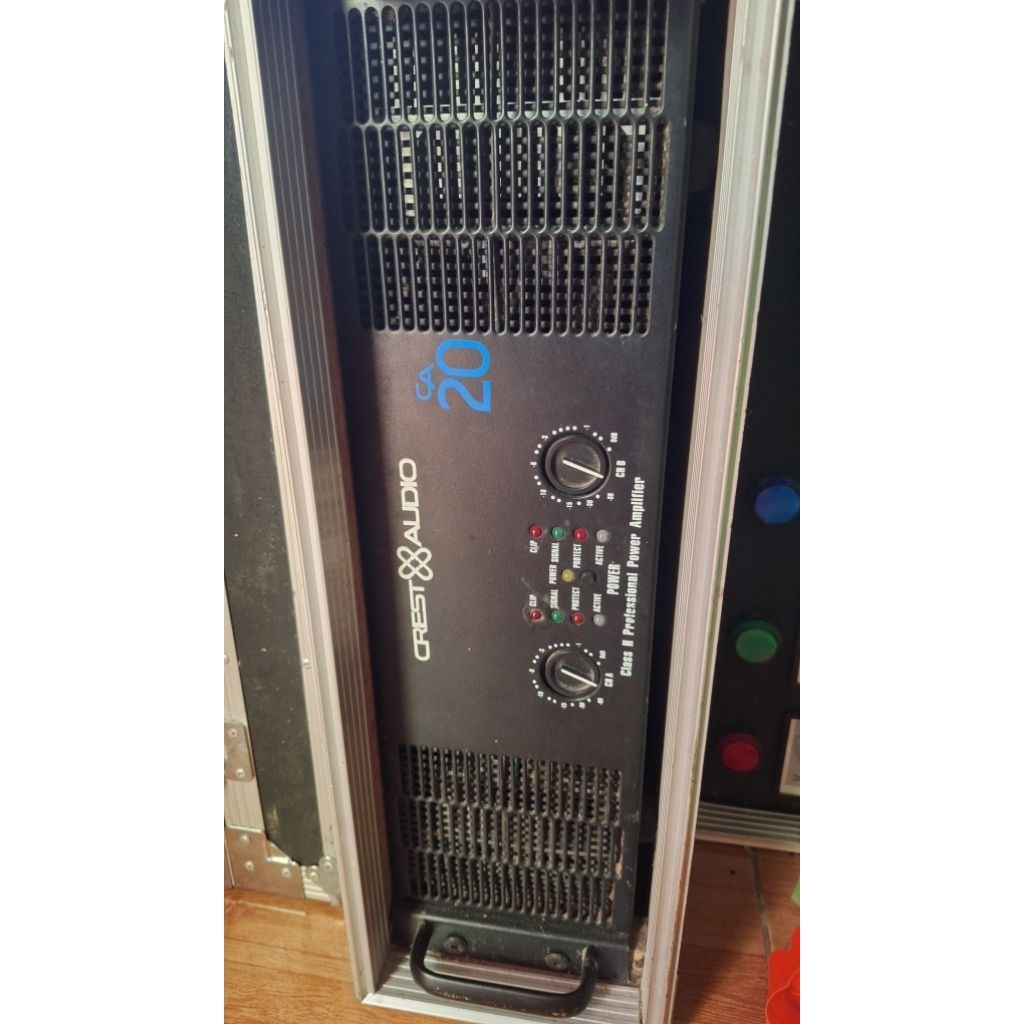 power amplifer crest audio ca20