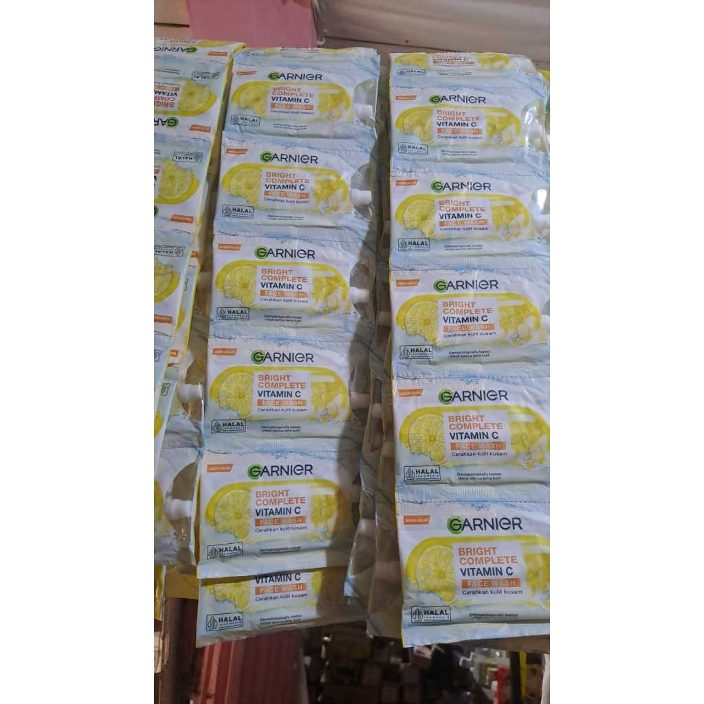 1 Renceng GARNIER BRIGHT COMPLETE Vitamin C Face Wash Sachet 9ml Sabun Cuci Muka Pencerah Wajah Trav