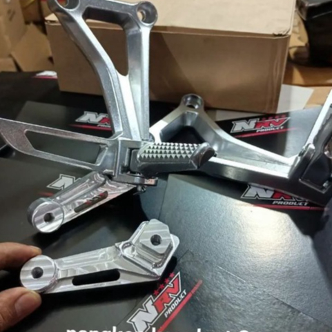 pangkon knalpot Postep CBR650 / dudukan Knalpot Postep CBR650