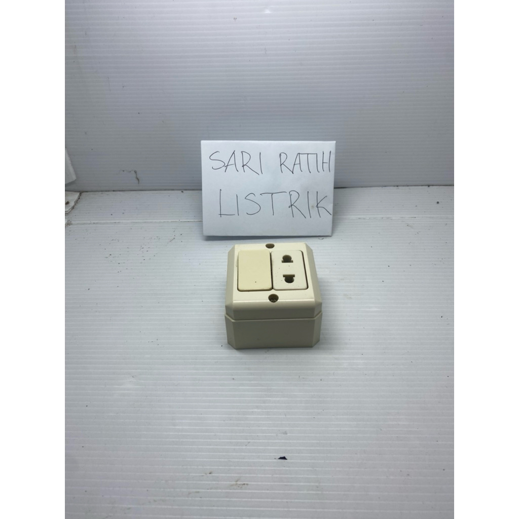 Broco Stop Kontak Saklar Tempel Dinding Kombinasi Warna Cream