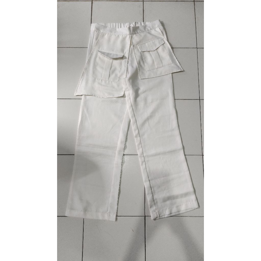POCKET PANTS PUTIH PRELOVED