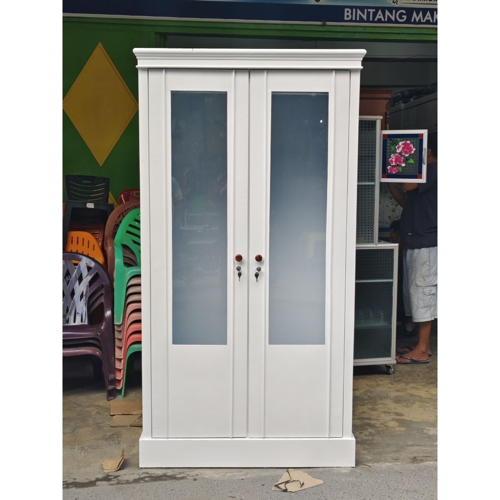 lemari pakaian 2 pintu tempahan gantungan gamis