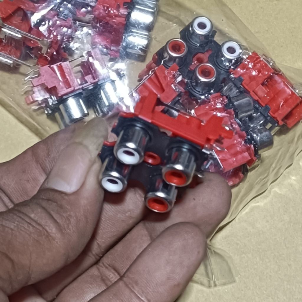 soket RCA 4 pin Terminal RCA