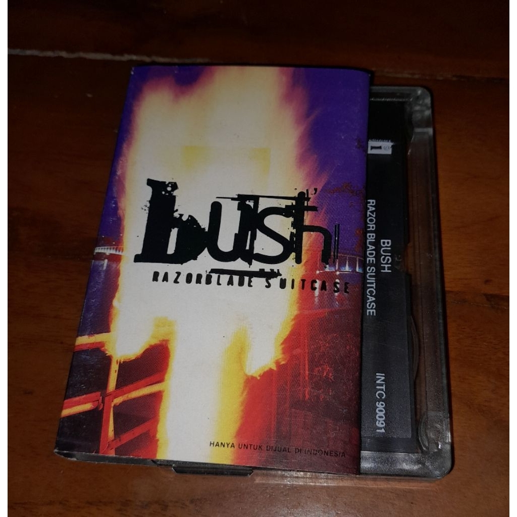 Kaset pita Bush razor blade