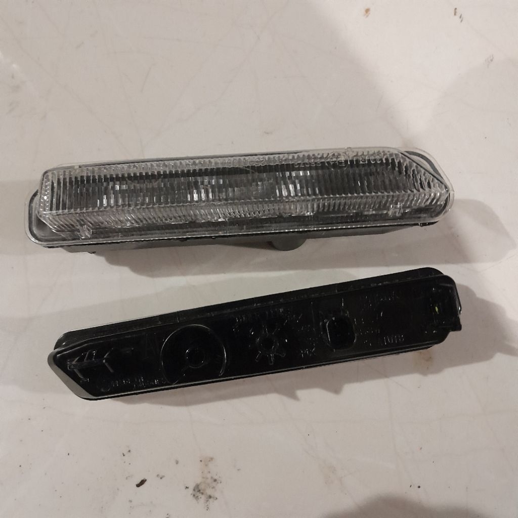 Lampu LED DRL bemper Raize ,Rocky 25-AT 07B /25-AT08B original