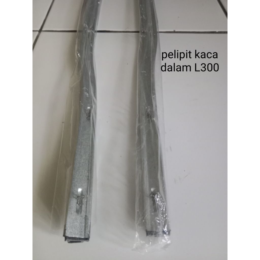 PELIPIT KACA DALAM L300 KANAN - KIRI
