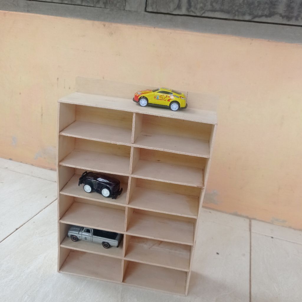 rak display, rak diecast hotwheels, rak mainan,rak mobil mobilan,12slot  skala 1:64