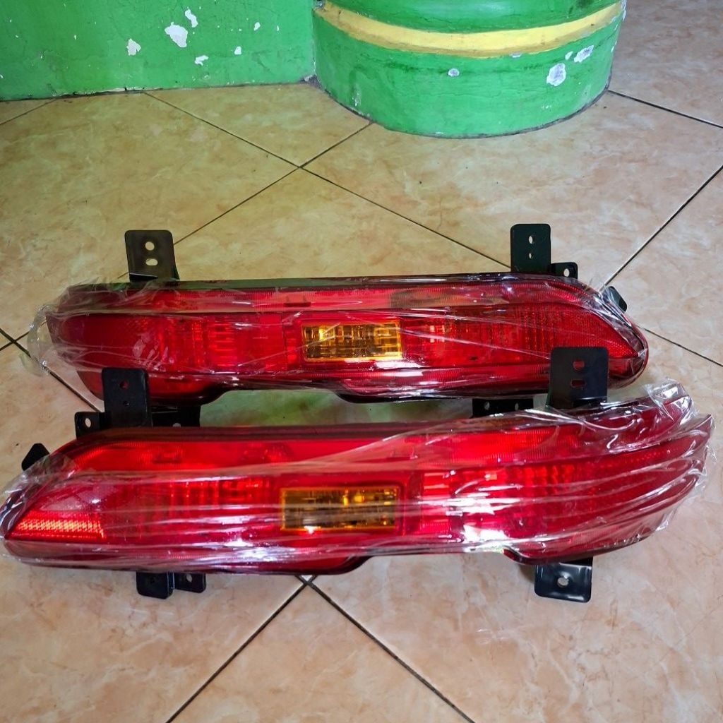 lampu reflektor  bumper bemper belakang  wuling cortez original baru