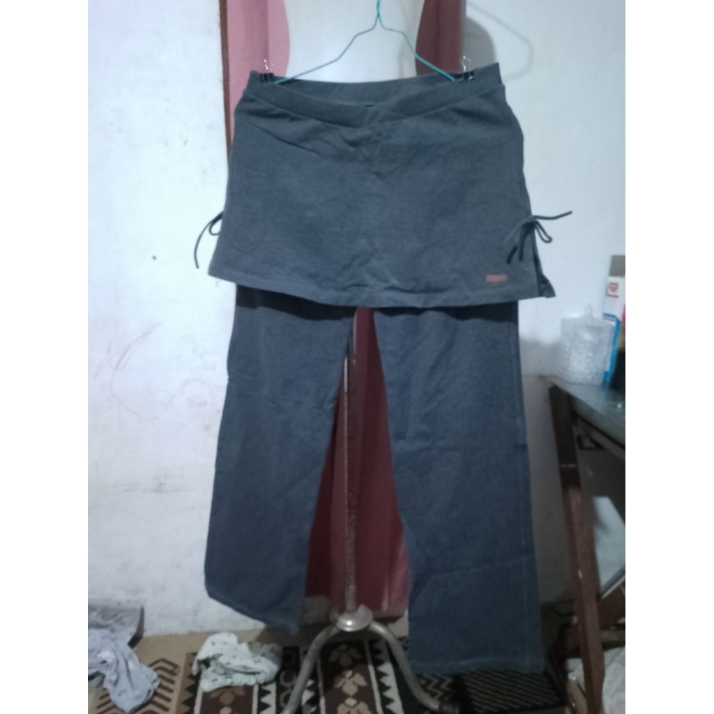 PL Celana Olahraga Muslimah