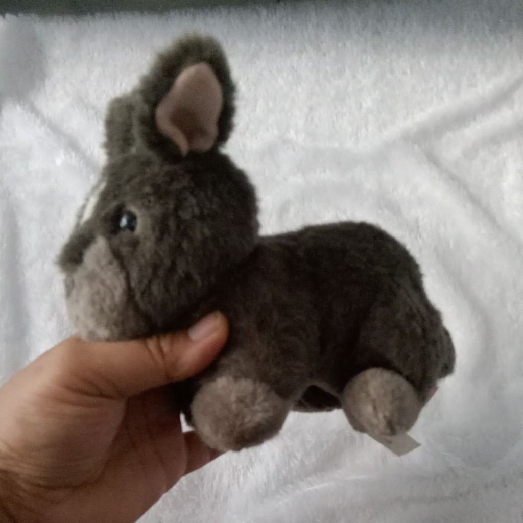 boneka karakter hewan kelinci p love