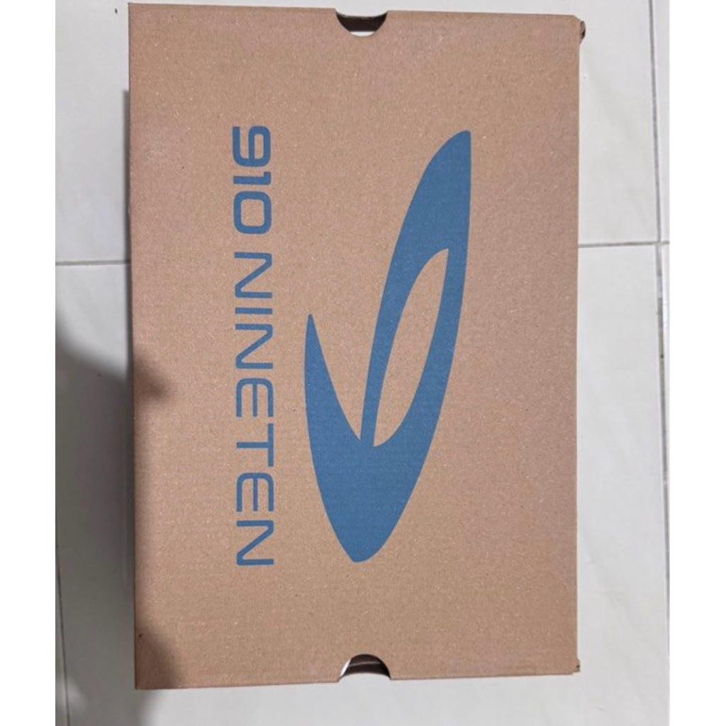 Sepatu Running 910 NINETEEN