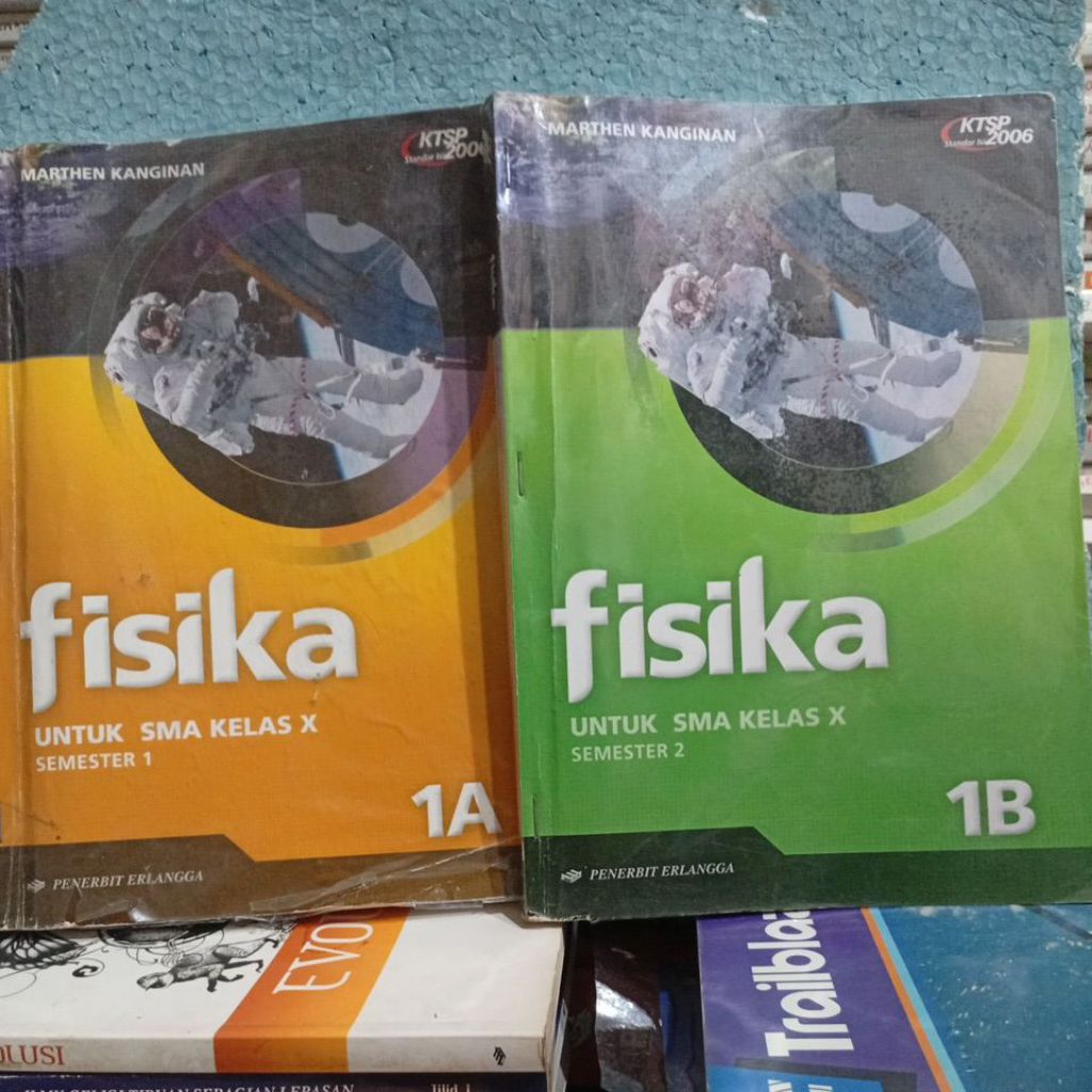 buku original fisika untuk kls 1 A & 1B SMA / KTSP