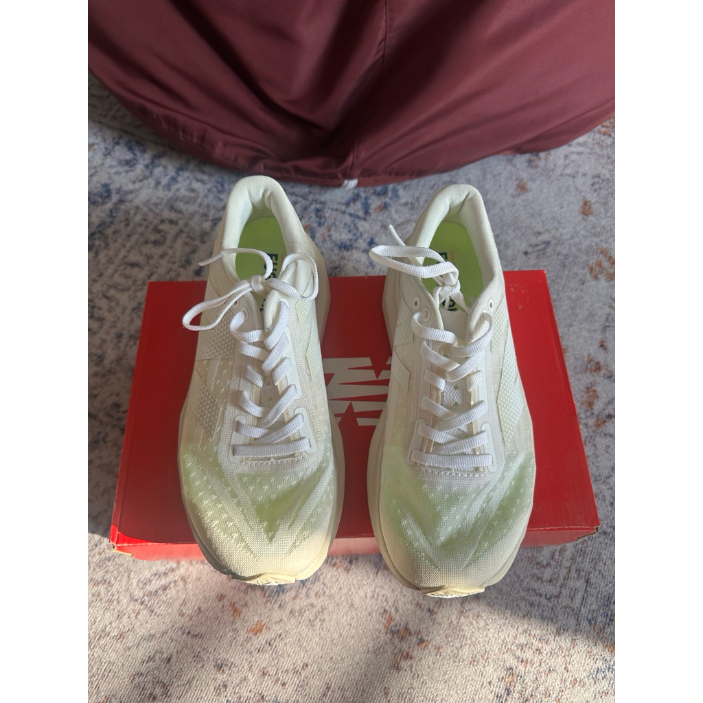 New Balance Rebel V4 - Preloved