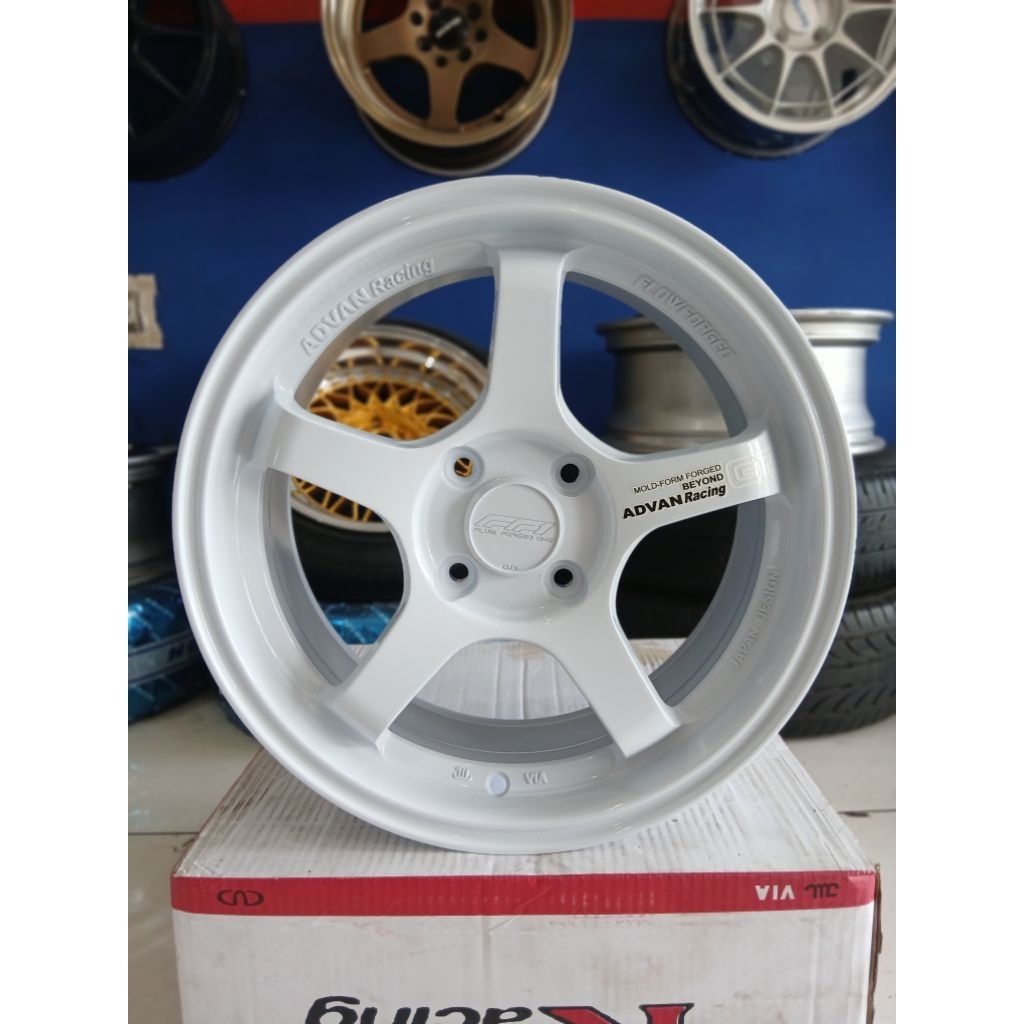 VELG MOBIL R15 ADVAN GT PCD 4X100
