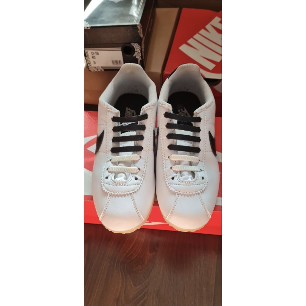 Nike Cortez putih wanita size 37 second