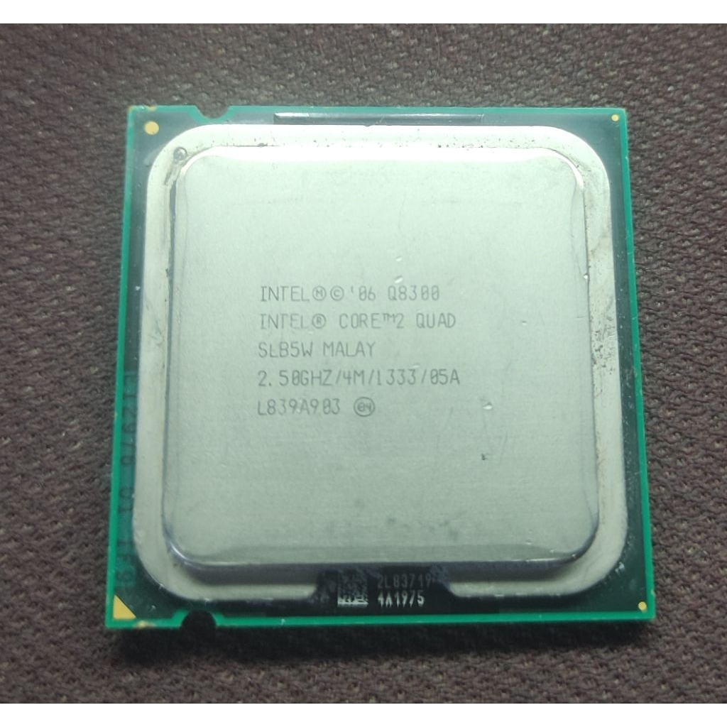 Processor Intel Core 2 Quad Q8300 tray Lga 775