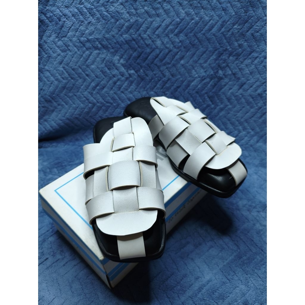 (PRELOVED 41) Sandal Aghisna Ukr 38