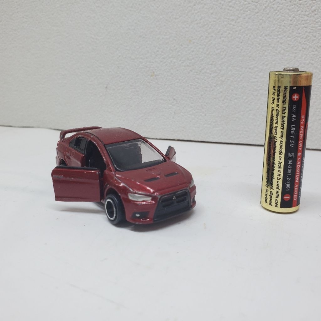 MOBIL DIECAST TOMICA MITSUBISHI LANCER EVOLUTION