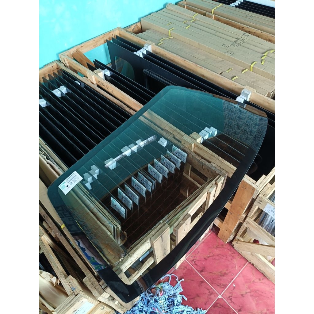 KACA BELAKANG TOYOTA VIOS GEN1 2003-2007